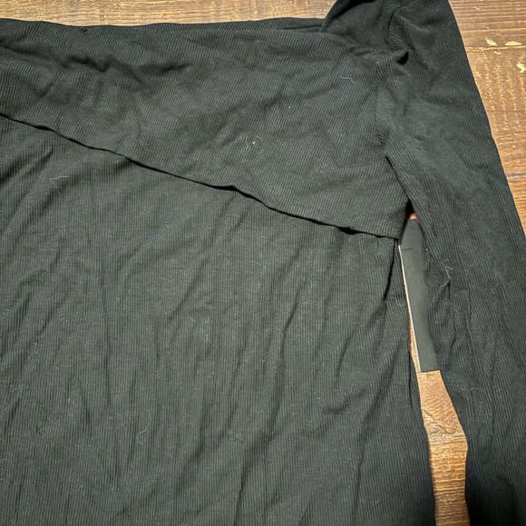 Chic Black Off-Shoulder Blouse - Picture 2 of 5